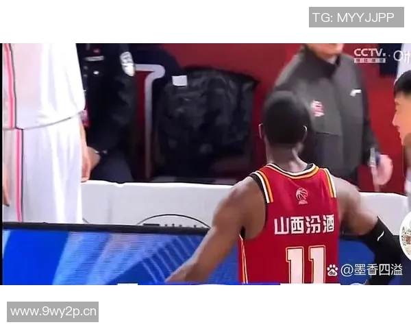 全明星赛激烈对决明星球员齐聚赛场争夺荣誉与荣耀